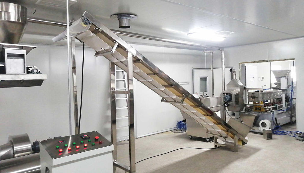 膨化食品生产线客户现场-输送机