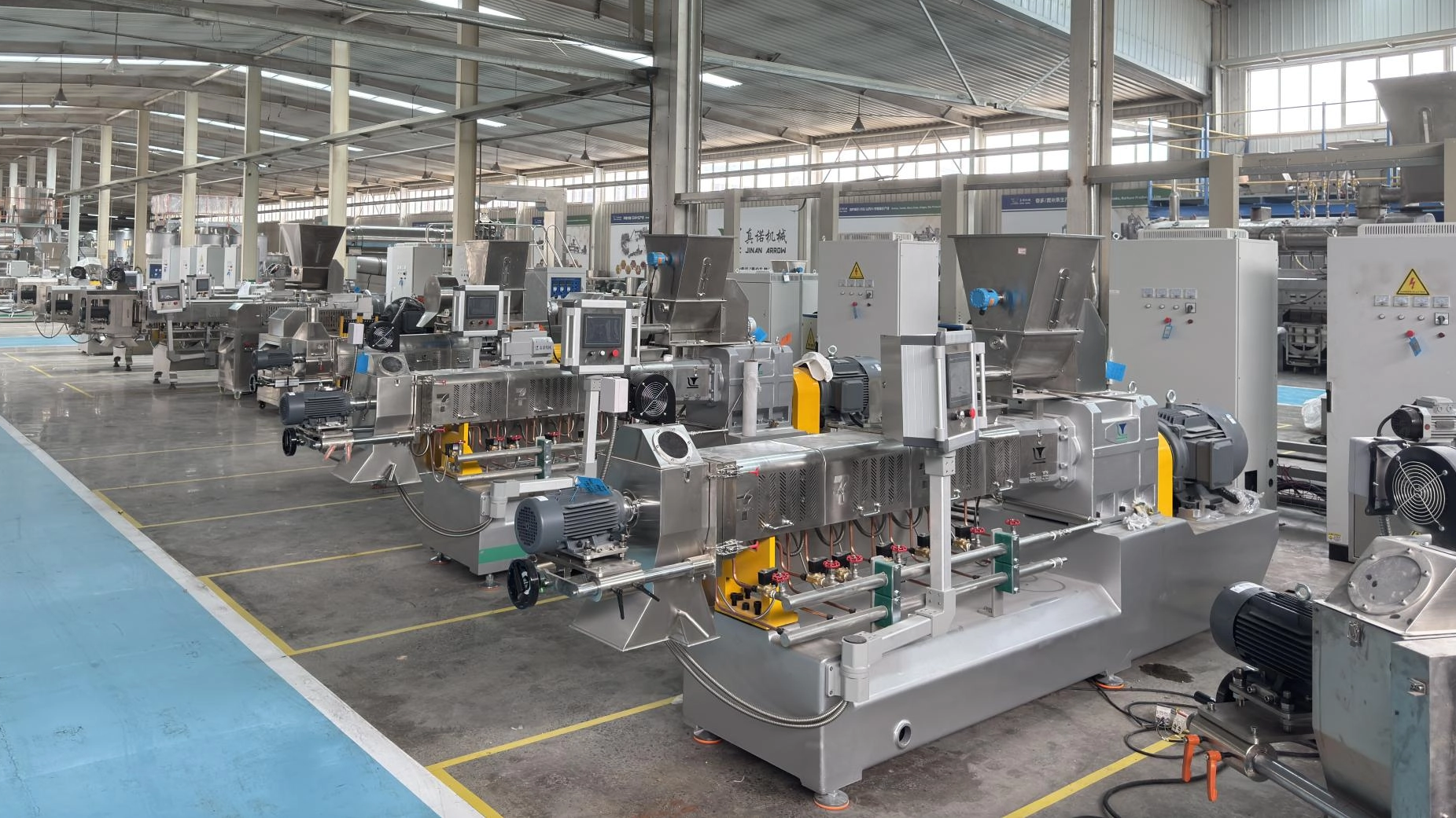 不同原料特性对双螺杆挤压膨化工艺的影响及应对思路